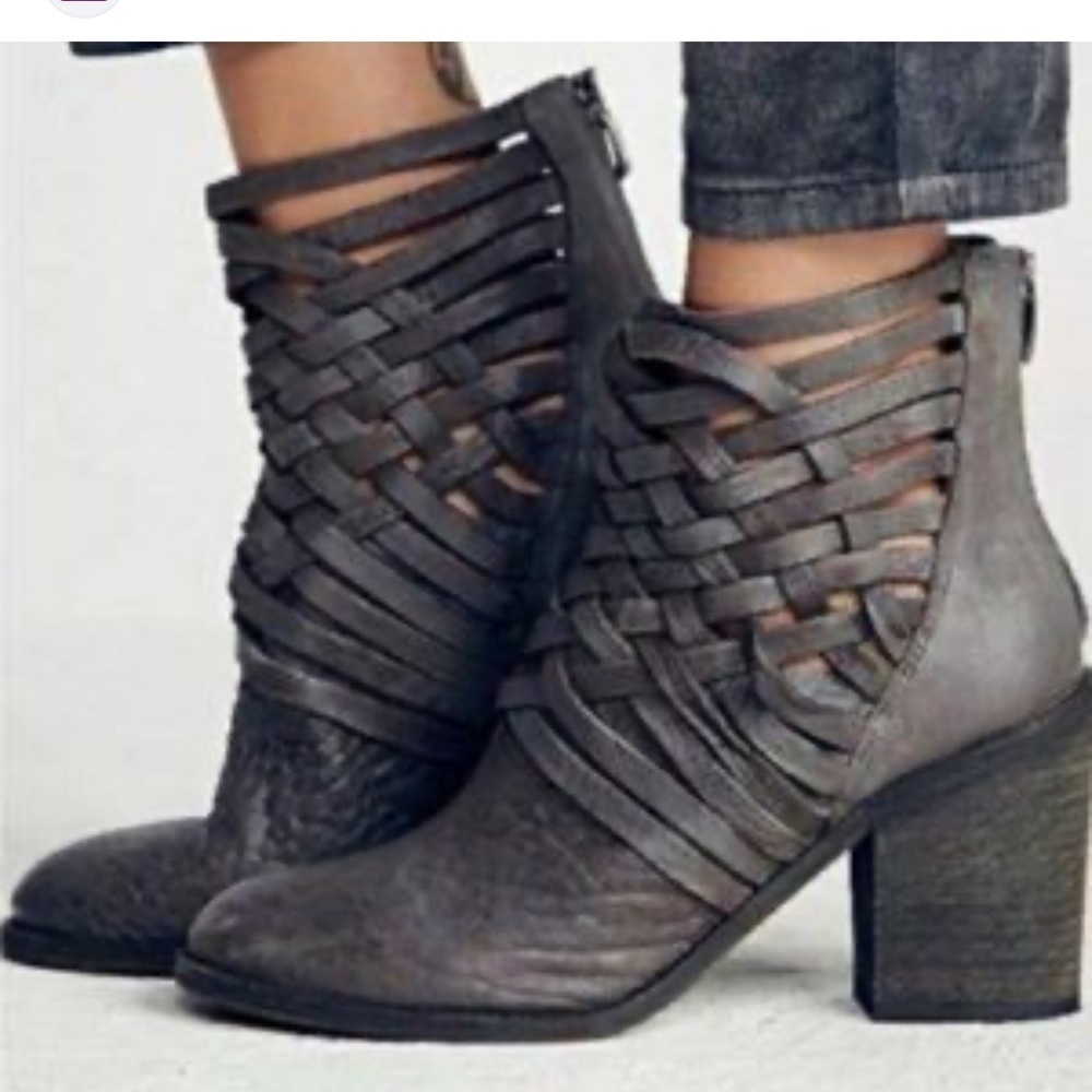 FREE PEOPLE Carrera  Gray Distressed  Leather Ankle  Cage Boots Size 39 US 8